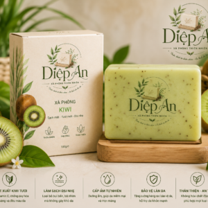 Hình ảnh sản phẩm xà phòng kiwi Diệp An được sản xuất từ các thành phần thiên nhiên kết hợp chiết xuất kiwi và dầu thực vật. Sản phẩm giúp làm sạch da nhẹ nhàng, hỗ trợ duy trì độ ẩm tự nhiên và mang lại cảm giác tươi mới sau mỗi lần sử dụng.